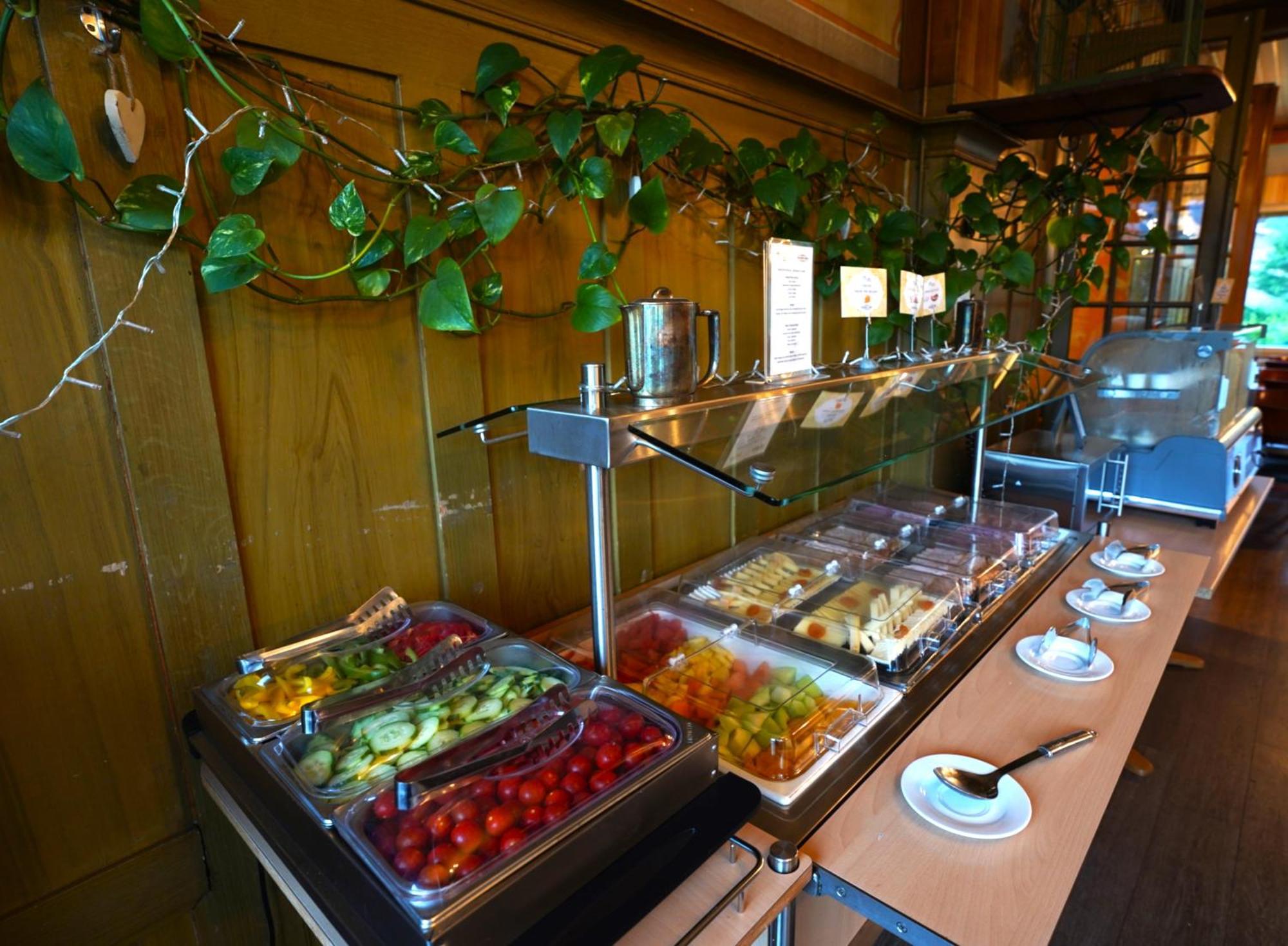 Edelweiss Lodge Wilderswil Bagian luar foto