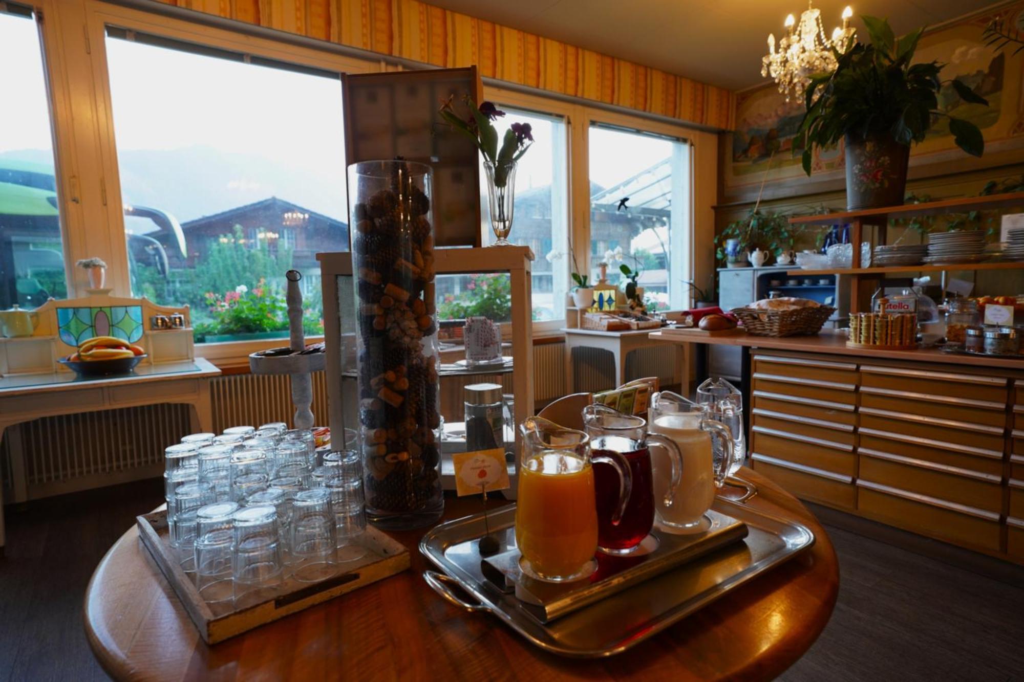 Edelweiss Lodge Wilderswil Bagian luar foto